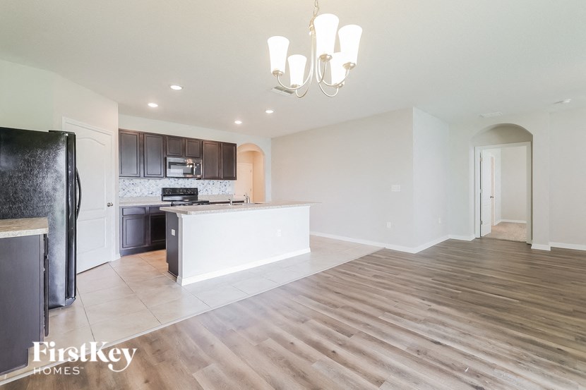 401 Panda Place 4 Beds House for Rent - Photo Gallery 3