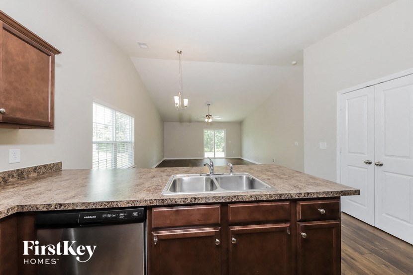 1049 Solstice Street 3 Beds House for Rent - Photo Gallery 6