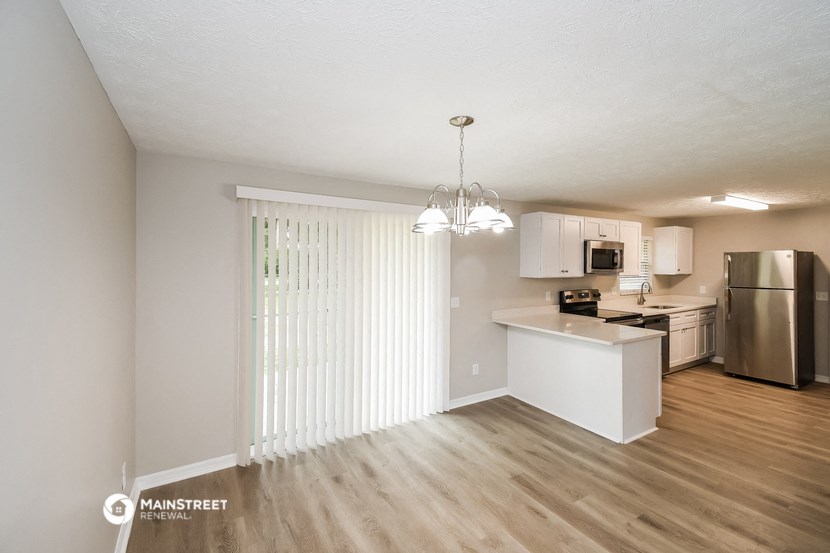 the preserve at ballantyne commons apartment living room and kitchen