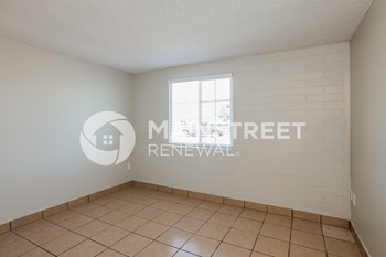 7247 W Mariposa St 3 Beds House for Rent - Photo Gallery 11