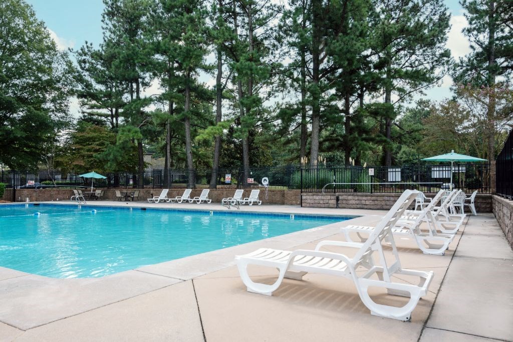 Stonesthrow By ARIUM Apartments, 3501 Farmington Dr, Greensboro, NC