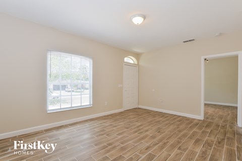 805 CHERITON STREET 3 Beds Apartment for Rent