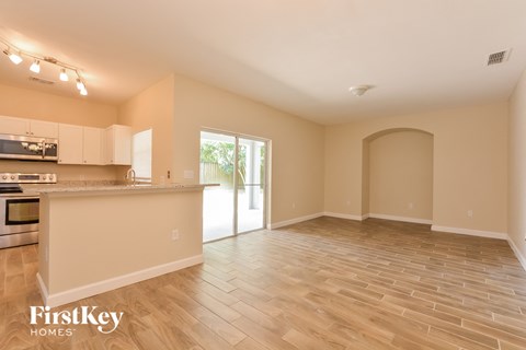 805 CHERITON STREET 3 Beds Apartment for Rent