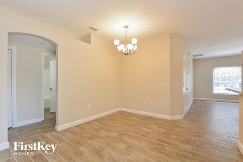 805 CHERITON STREET 3 Beds Apartment for Rent