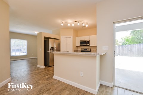 805 CHERITON STREET 3 Beds Apartment for Rent