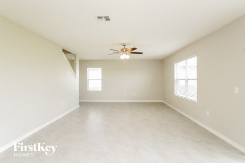 465 NOBLE AVENUE 4 Beds Apartment for Rent