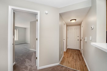556 CLOVERFIELD LN 301 2 Beds Condo for Rent - Photo Gallery 10
