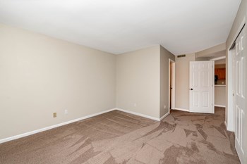 556 CLOVERFIELD LN 301 2 Beds Condo for Rent - Photo Gallery 12