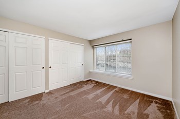 556 CLOVERFIELD LN 301 2 Beds Condo for Rent - Photo Gallery 13