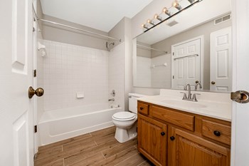 556 CLOVERFIELD LN 301 2 Beds Condo for Rent - Photo Gallery 14