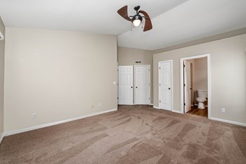 556 CLOVERFIELD LN 301 2 Beds Condo for Rent - Photo Gallery 18