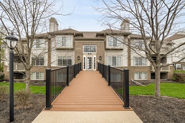 556 CLOVERFIELD LN 301 2 Beds Apartment for Rent