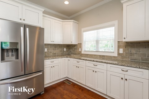 123 Lansdowne Place 4 Beds Apartment for Rent