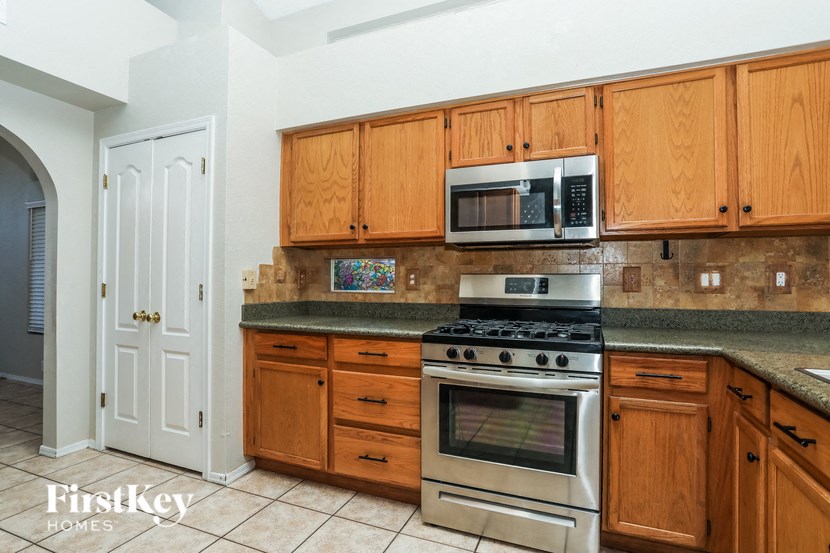 9880 N Windwalker Trail Tucson, AZ 85742