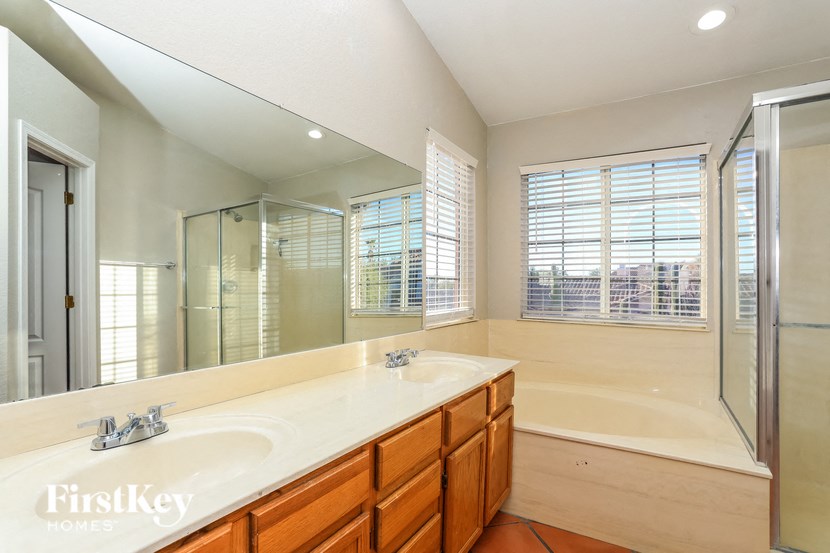 9880 N Windwalker Trail Tucson, AZ 85742