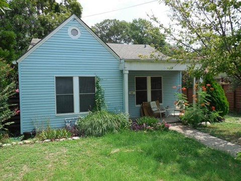 912 W. Monroe 2 Beds Apartment for Rent