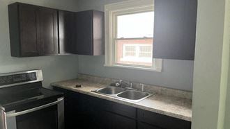 302 Rhodes Ave 3 Beds Apartment for Rent