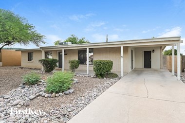7321 E Brooks Drive 4 Beds Apartment for Rent