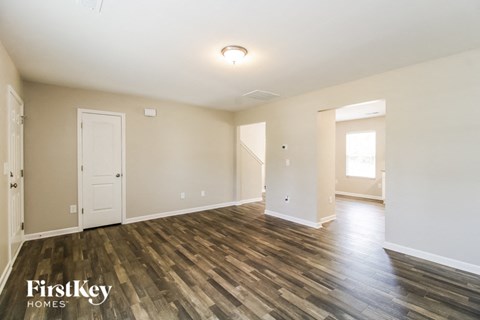 206 Glenoaks Drive 3 Beds Apartment for Rent