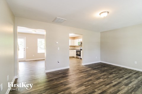 206 Glenoaks Drive 3 Beds Apartment for Rent