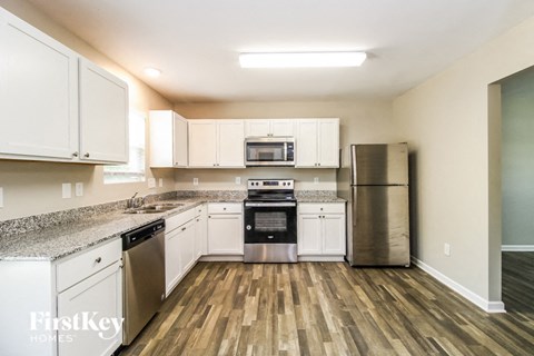 206 Glenoaks Drive 3 Beds Apartment for Rent