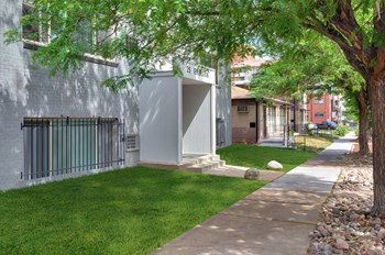 25 Emerson St 1-2 Beds Apartment for Rent - Photo Gallery 3