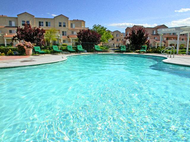 3-bedroom apartment at River Ranch Apartments in Santa Clarita, CA