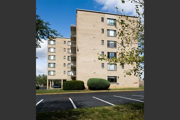 Fort Strong Villas Apartments, 1920 North Calvert Street, Arlington, VA
