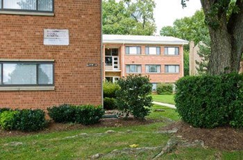 1325 North Hudson Street 1-2 Beds Apartment for Rent - Photo Gallery 20