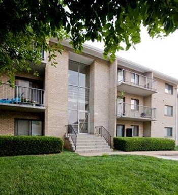 1325 North Hudson Street 1-2 Beds Apartment for Rent - Photo Gallery 5