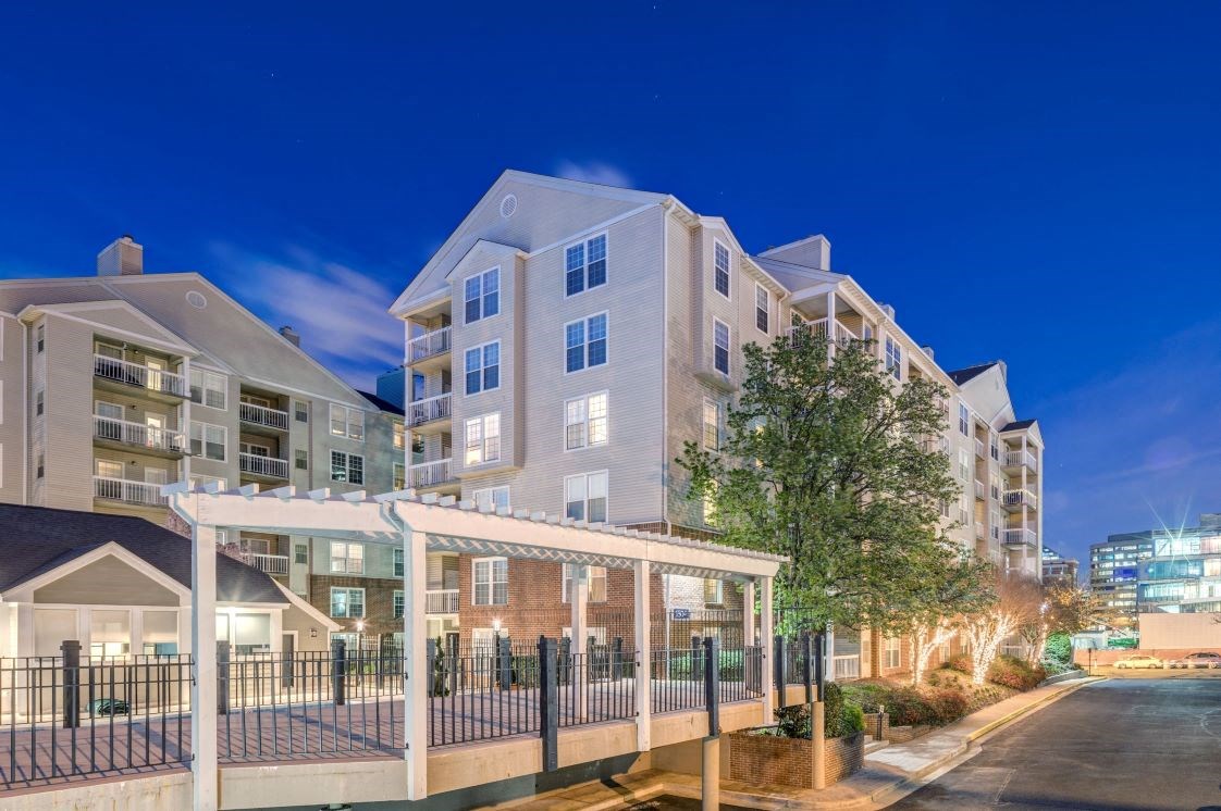 Rosslyn Heights Apartments, 1800 N. Quinn, Arlington, VA RENTCafé