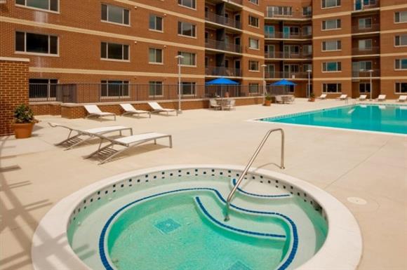 Vantage At Merrifield Town Center North Apartments 8190