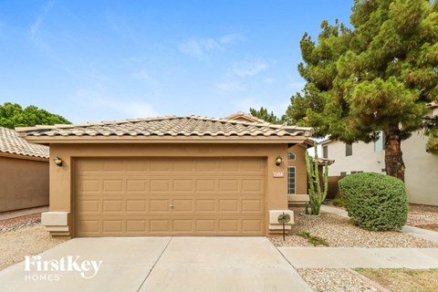 7356 W Crest Lane 3 Beds Apartment for Rent