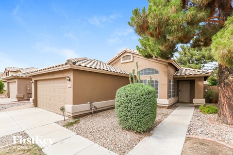 7356 W Crest Lane 3 Beds Apartment for Rent