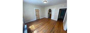 2 Bedrooms, 1 Bathroom