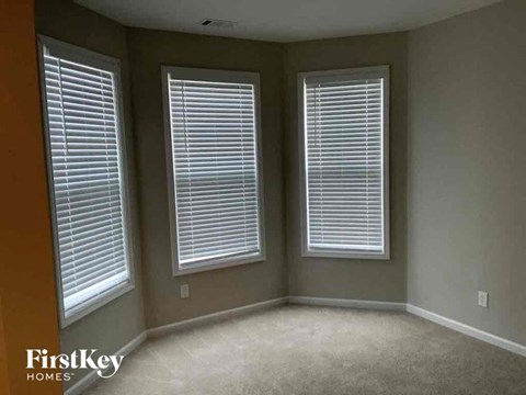 5952 Park Bend Avenue 4 Beds Apartment for Rent