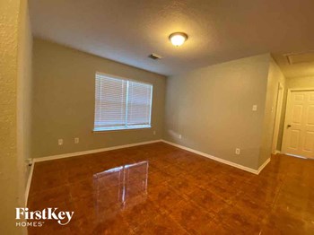 1307 Divin DrIVE 3 Beds House for Rent - Photo Gallery 2