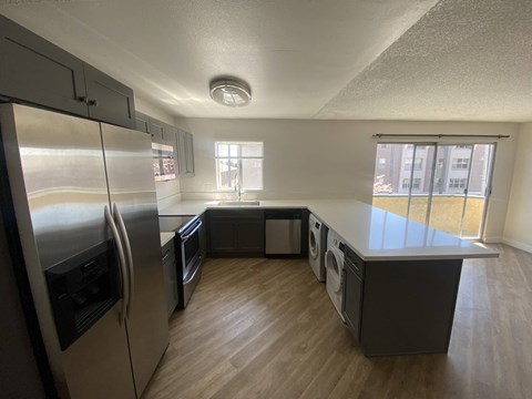 5333 Russell Ave 1-2 Beds Apartment for Rent - Photo Gallery 11