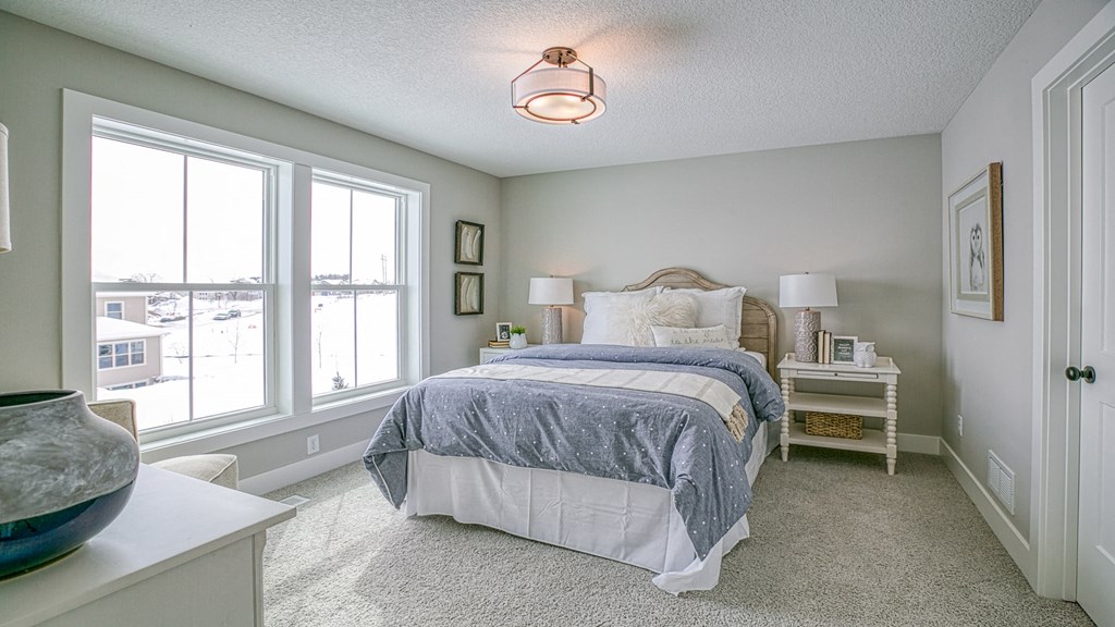 9733 8th St. N. 5 Beds House for Rent - Photo Gallery 200