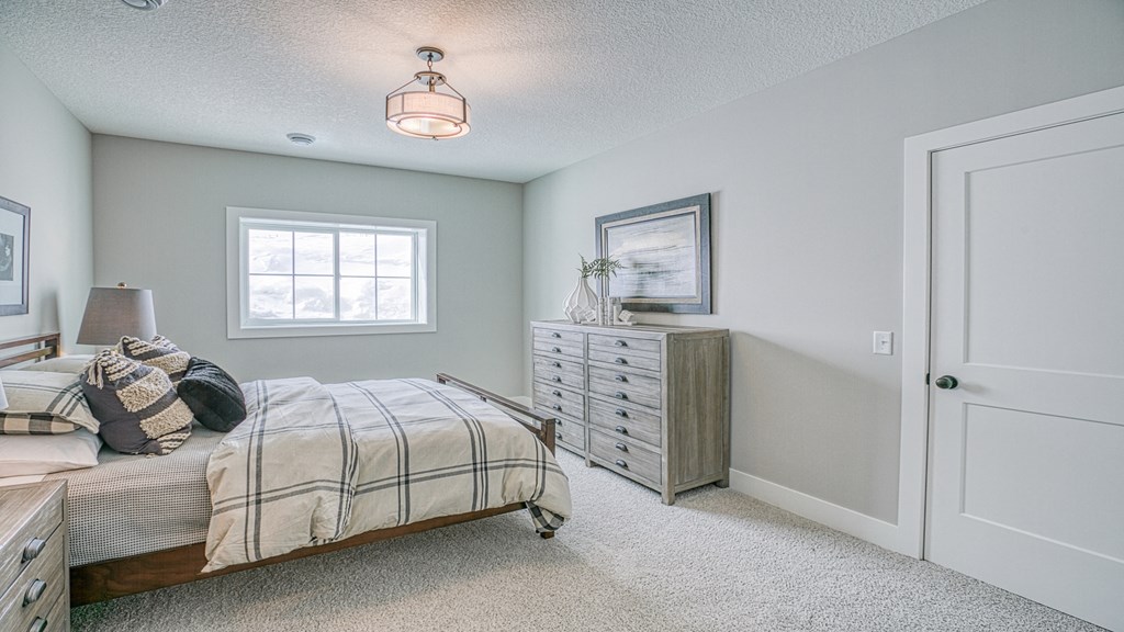 9733 8th St. N. 5 Beds House for Rent - Photo Gallery 101