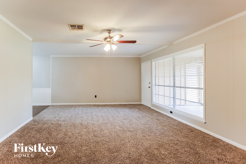 3804 Canterbury Dr 3 Beds House for Rent - Photo Gallery 3