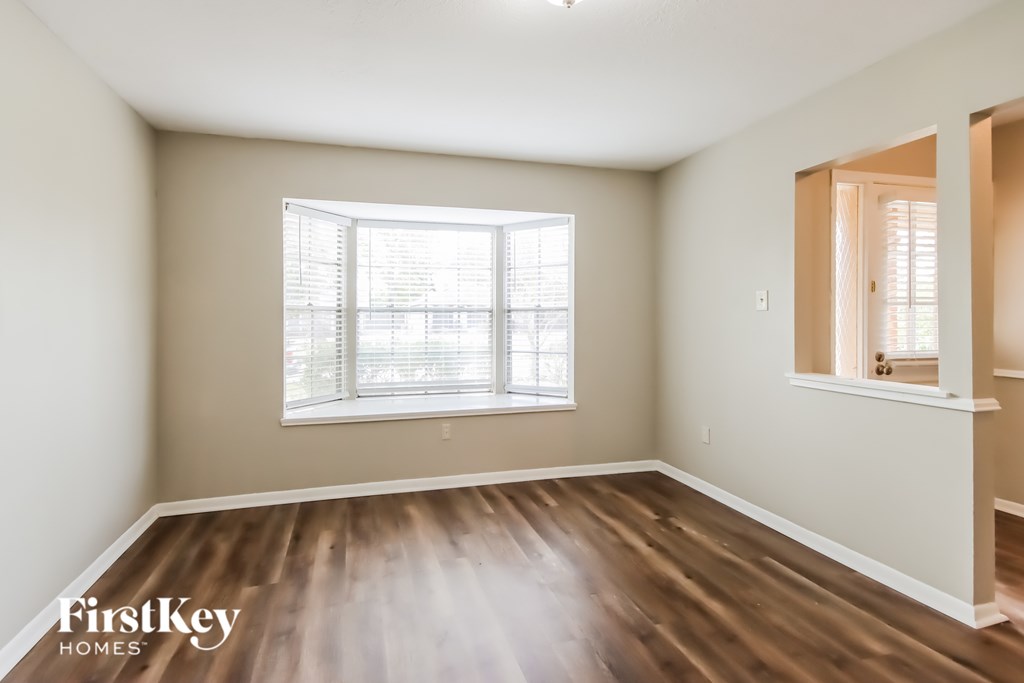 3804 Canterbury Dr 3 Beds House for Rent - Photo Gallery 5