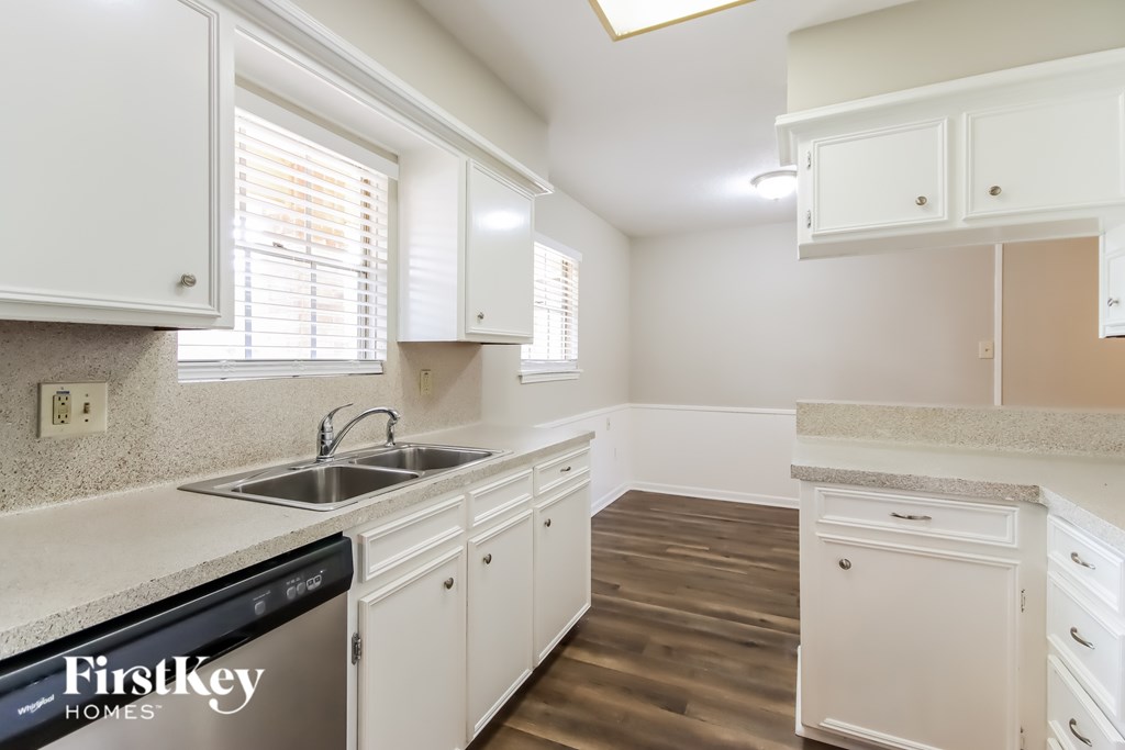 3804 Canterbury Dr 3 Beds House for Rent - Photo Gallery 7