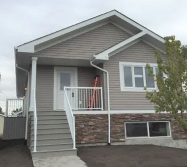13447 61 Street Studio-3 Beds Apartment for Rent