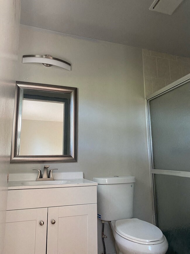 402 Southwest Ruffner Court 3 Beds House for Rent - Photo gallery 3