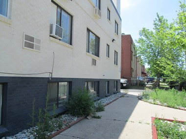 560 Dayton St 1-3 Beds Apartment for Rent