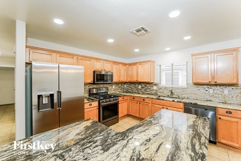 11897 W Heyburn Drive 5 Beds Apartment for Rent