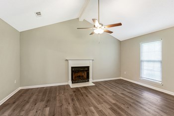 17654 SUGAR MILL AVE 3 Beds House for Rent - Photo Gallery 3
