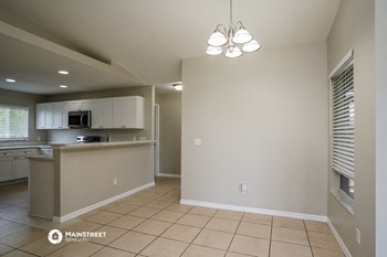 2108 NE 9th Pl 3 Beds House for Rent - Photo Gallery 6