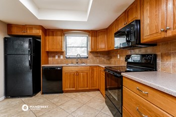 113 NE 18th Pl, 3 Beds House for Rent - Photo Gallery 6